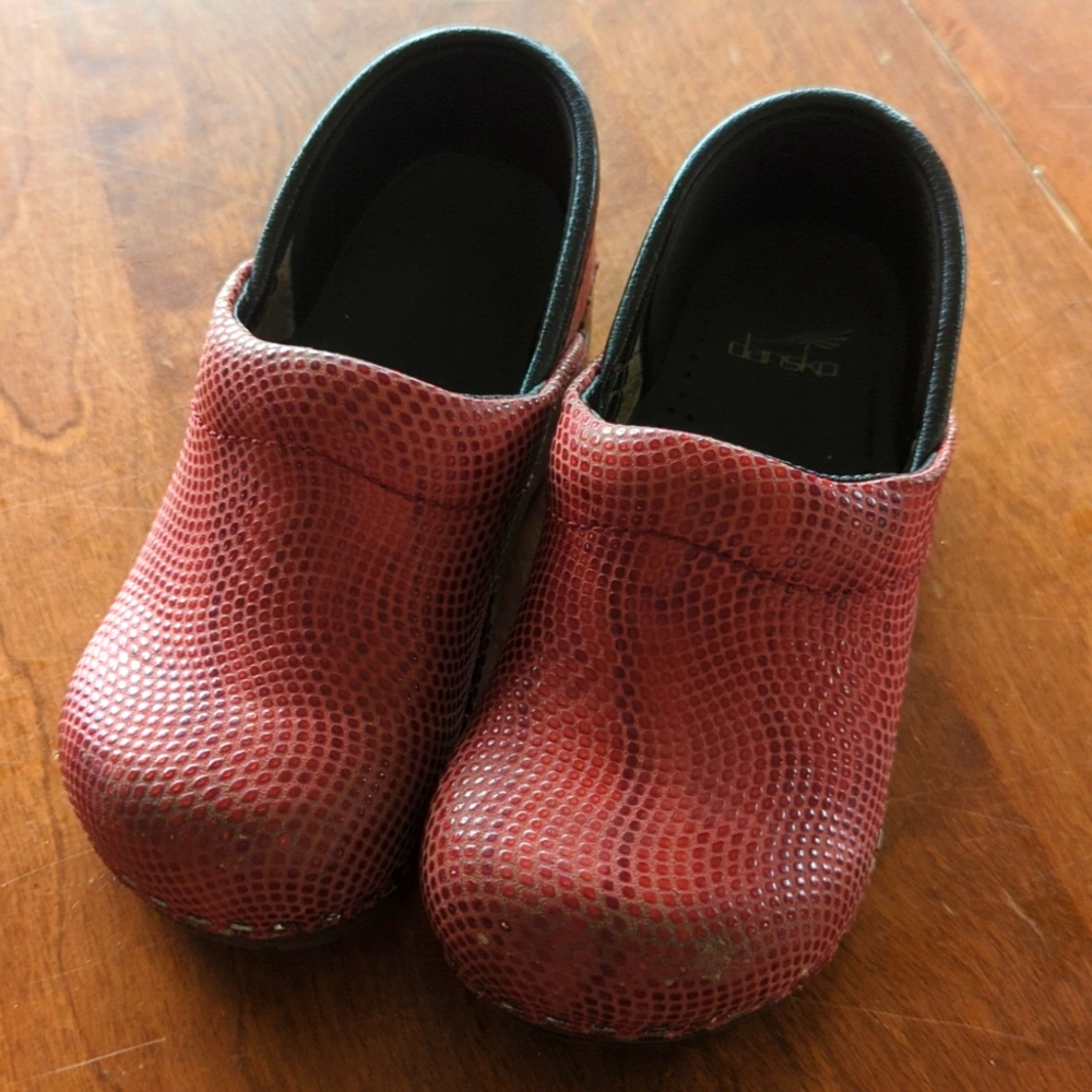 Kids pink Danskos